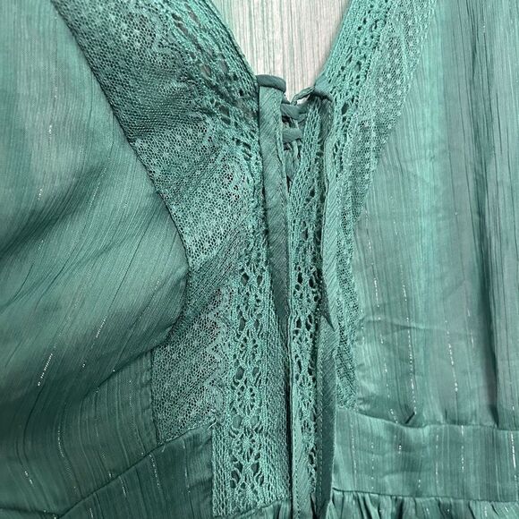 Torrid Green Semi Sheer Fairy Green Bell Sleeve V Neck Tassel Shimmer Top Sz 5X - Picture 4 of 15